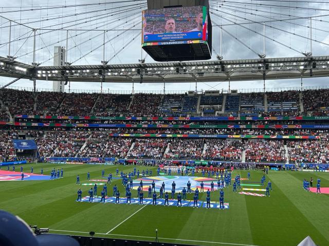 开云体育官网-【现场手记】斯洛伐克爆冷球迷狂欢 比利时仍有斗志