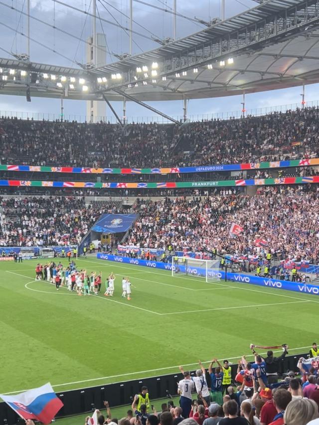 开云体育官网-【现场手记】斯洛伐克爆冷球迷狂欢 比利时仍有斗志