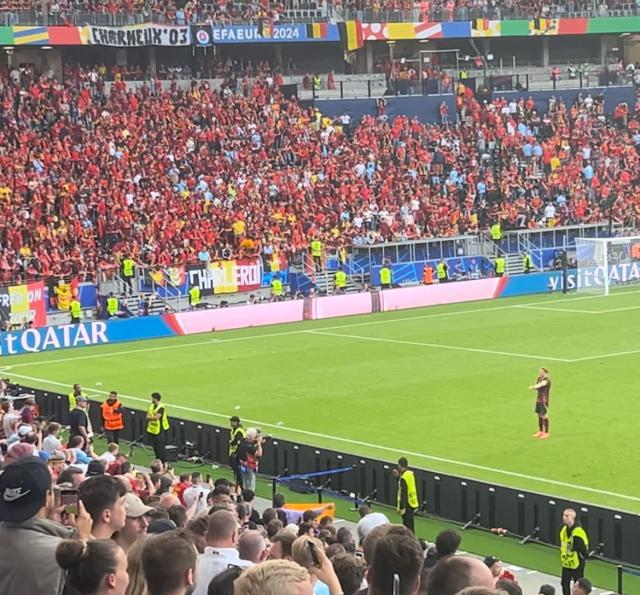 开云体育官网-【现场手记】斯洛伐克爆冷球迷狂欢 比利时仍有斗志