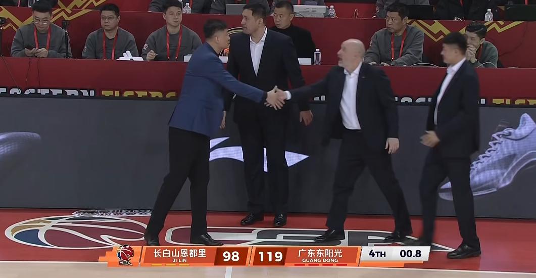 开云体育官网-21分胜吉林！奎因打爽了徐杰复活了，有2件事却让杜锋高兴不起来